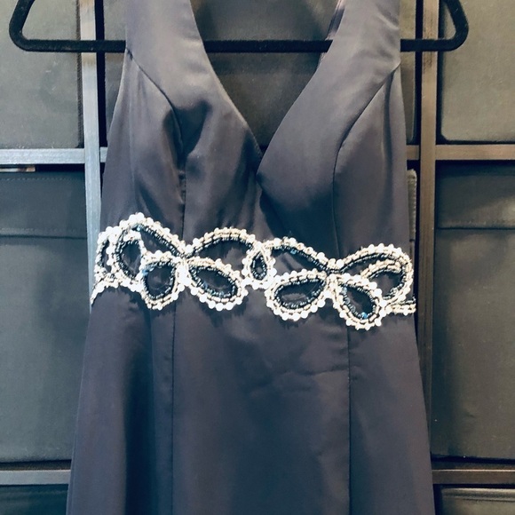 WOMAN Nevy Blue Long Luxury Prom Dress, Size 2 - Picture 2 of 6